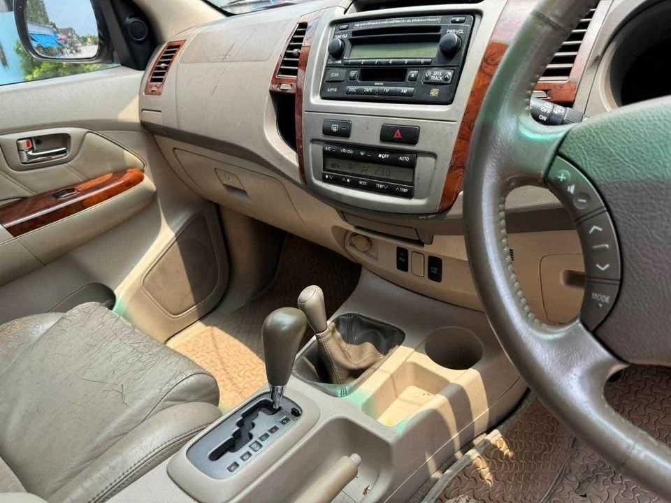 2006 Toyota Fortuner I 3