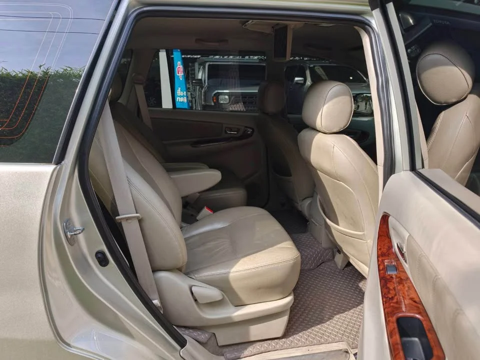 2012 Toyota Innova I 3