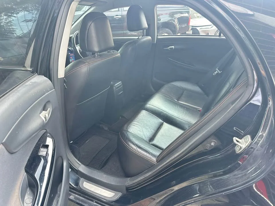 2013 Toyota Corolla Altis X (E140) 2