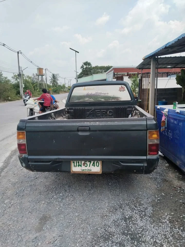 1999 Mitsubishi Triton II 3