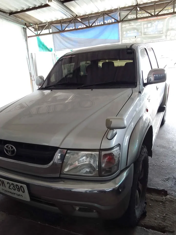 2004 Toyota Hilux Tiger VI 3