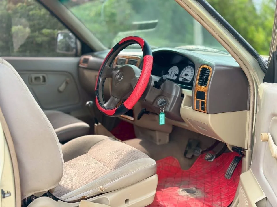 2004 Nissan Frontier I 2