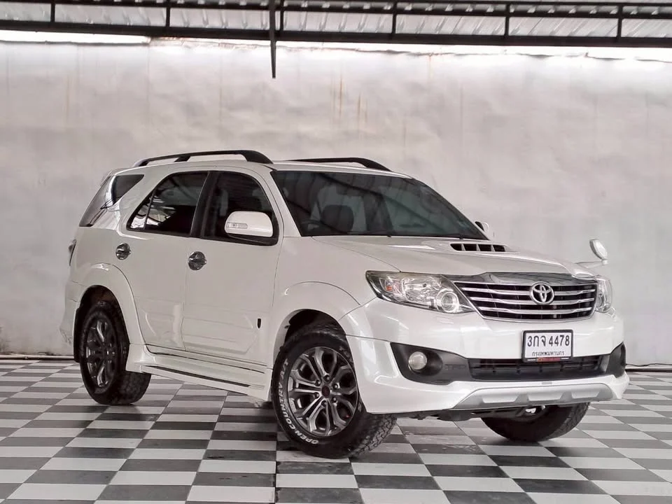 2013 Toyota Fortuner I 3
