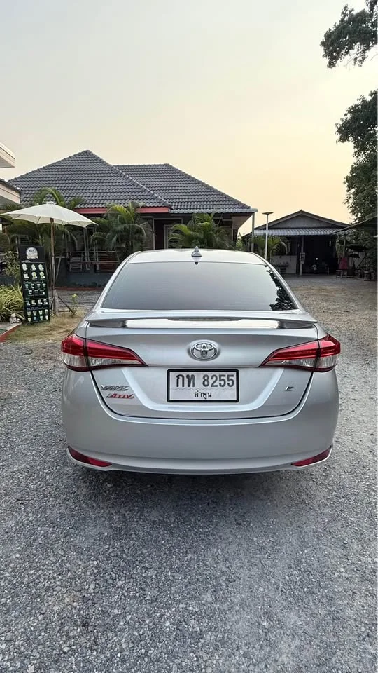 2017 Toyota Yaris ATIV III 3
