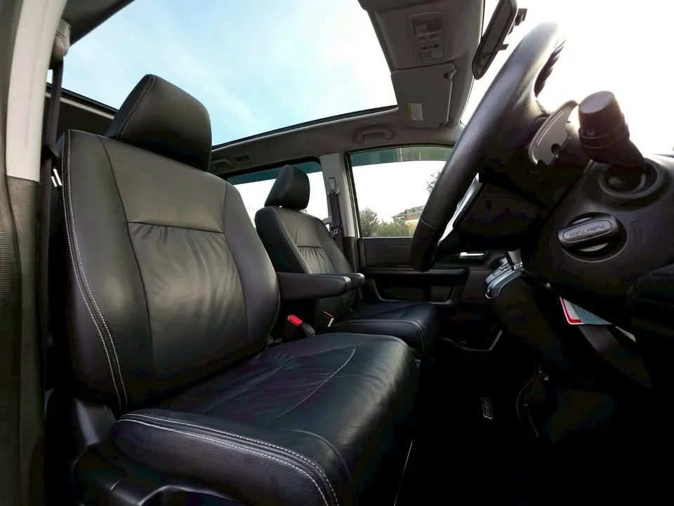2014 Honda Stepwgn IV 2