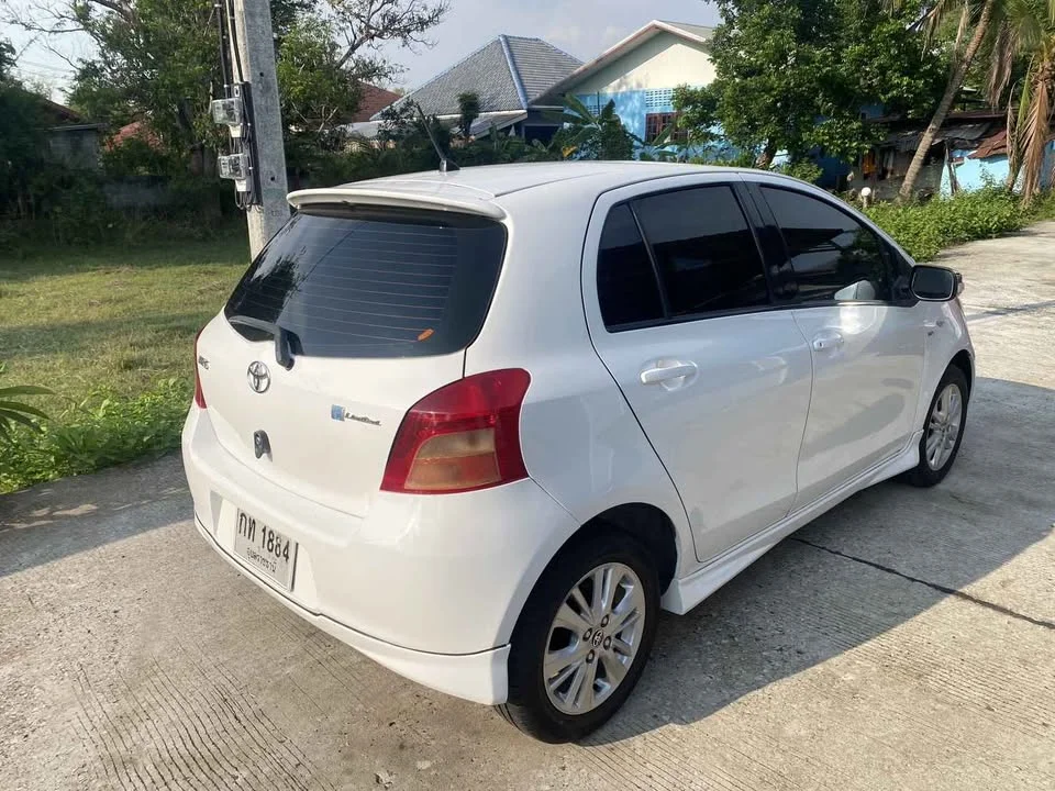 2008 Toyota Yaris II 2