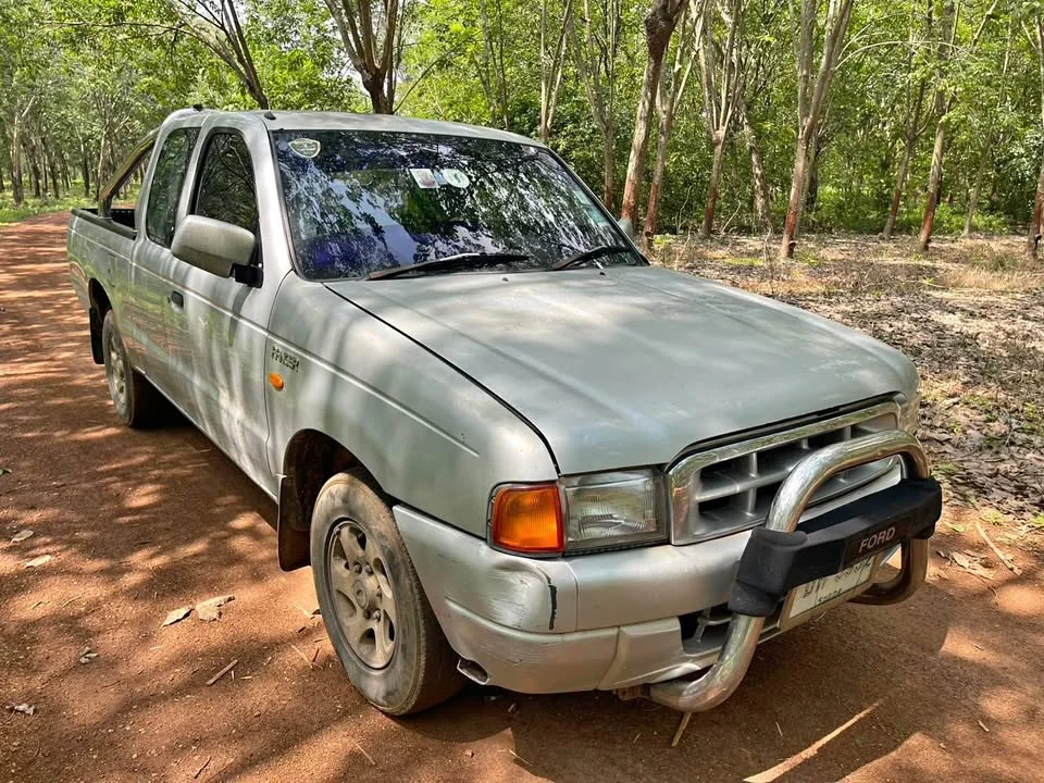 2003 Mazda 2500 Fighter V 3