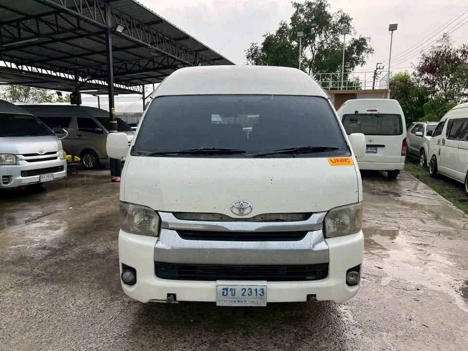 2005 Toyota Commuter V (H200) 2