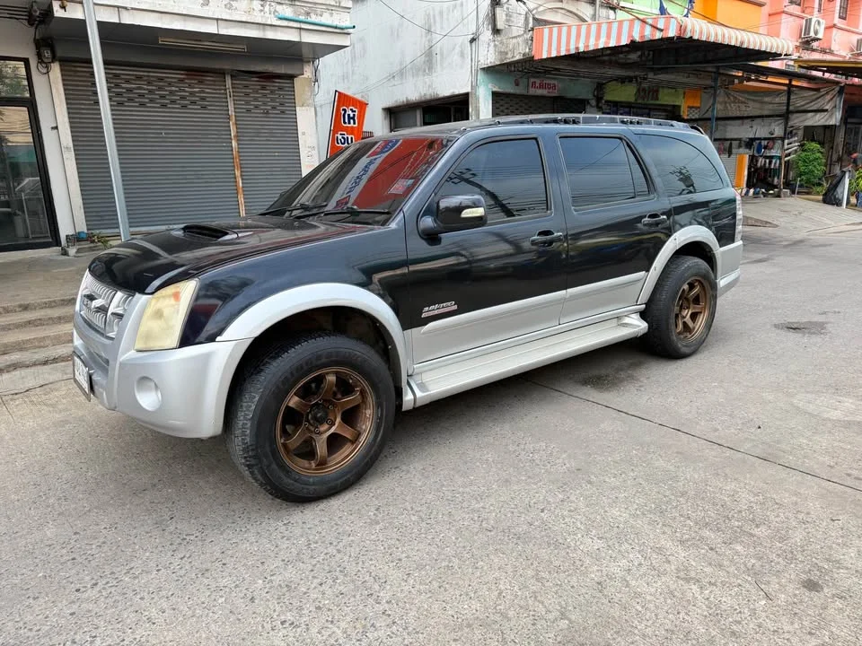 2007 Isuzu MU-7 3