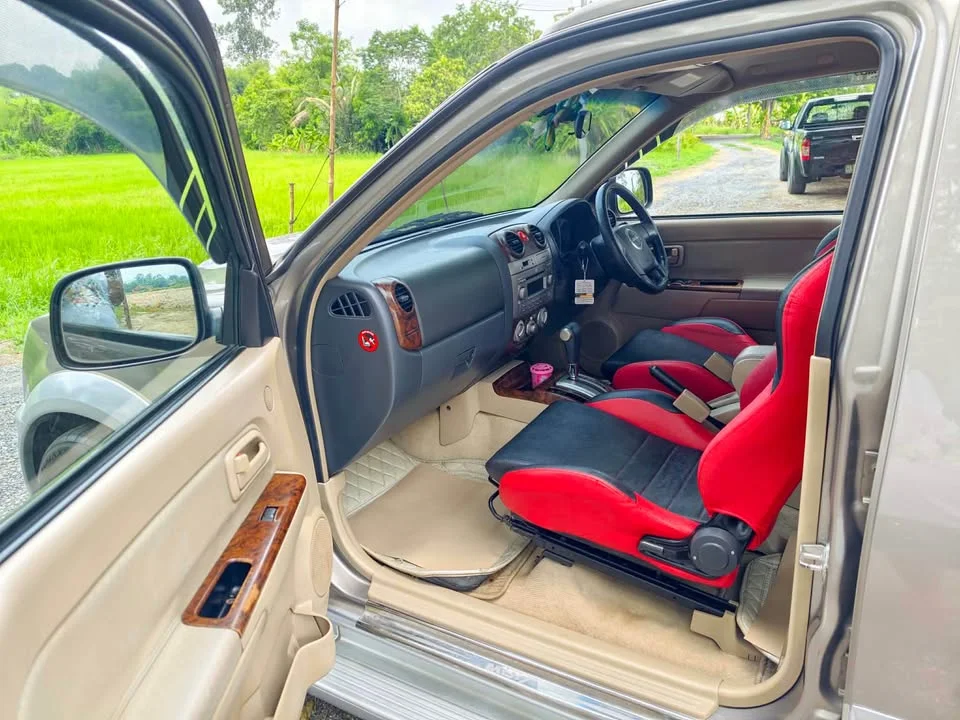 2007 Isuzu MU-7 3