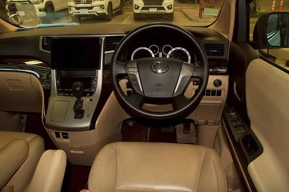 2012 Toyota Alphard, Vellfire II (AH20) 3
