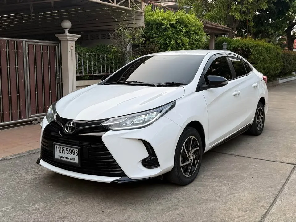 2021 Toyota Yaris ATIV III 3