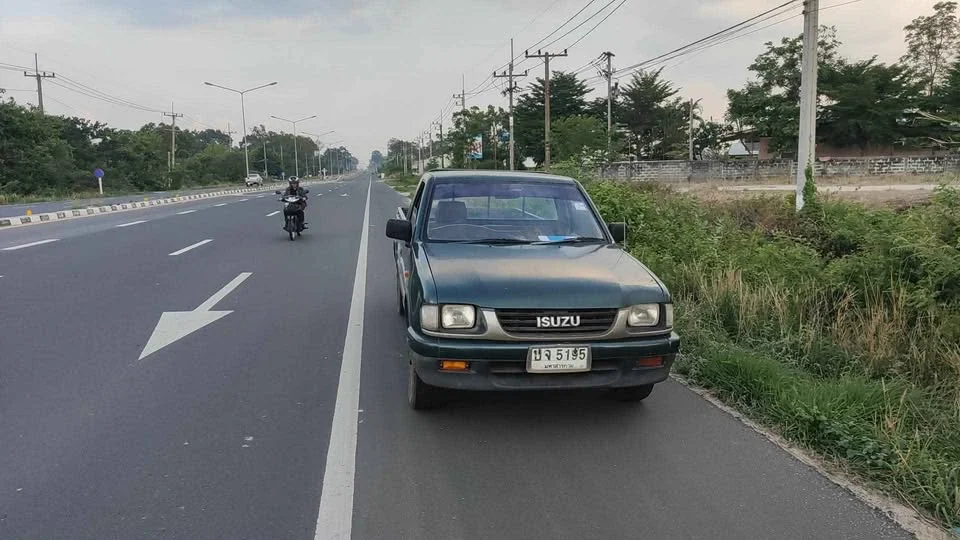 2027 Isuzu Faster Dragon Eyes III 3