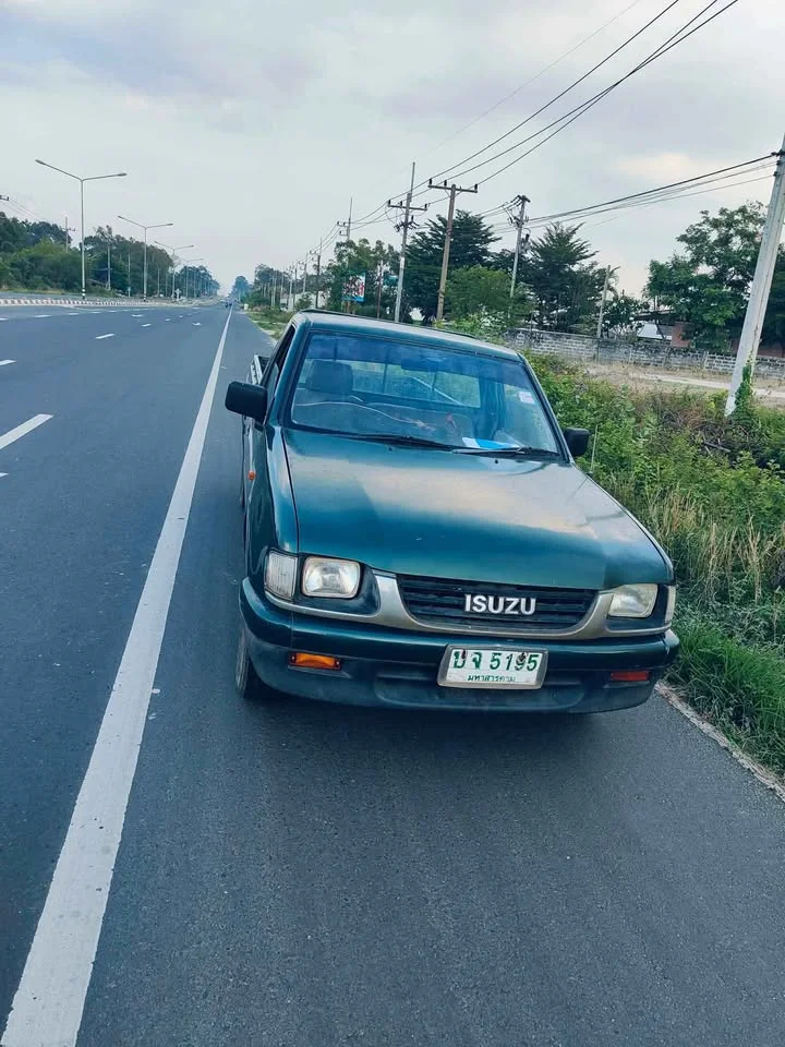 2027 Isuzu Faster Dragon Eyes III 2