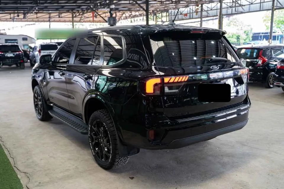 2023 Ford Everest III 3
