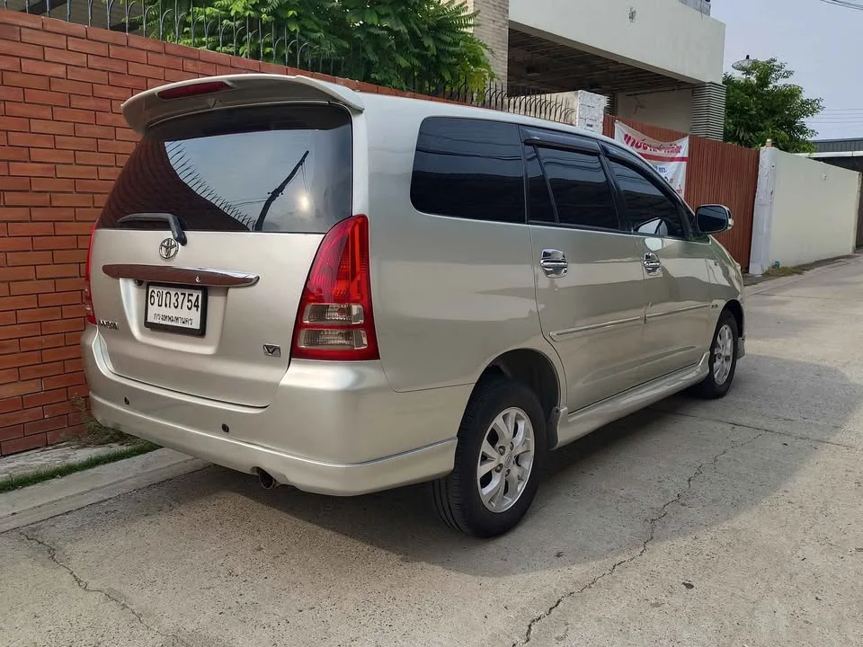 2005 Toyota Innova I 3