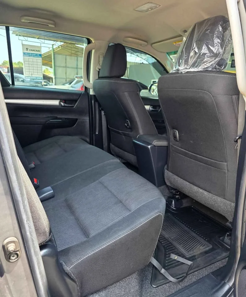 2020 Toyota Hilux VIII 2