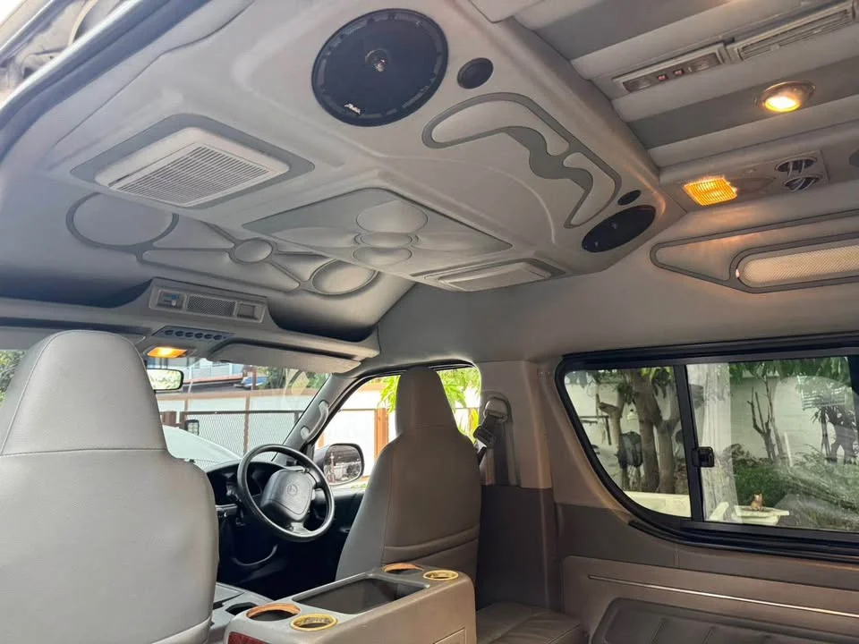2009 Toyota Commuter V (H200) 3