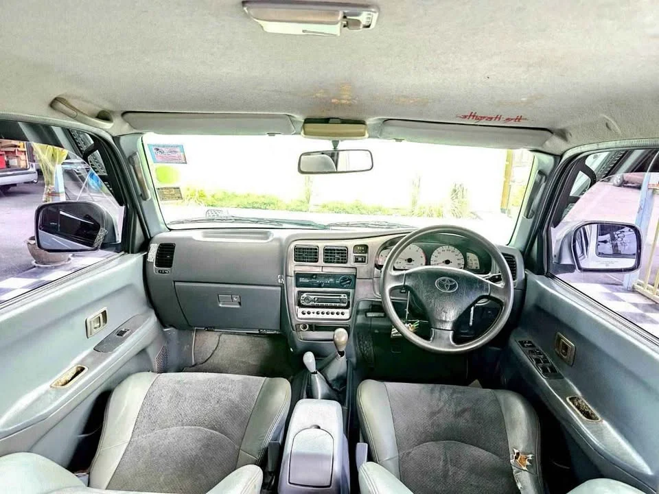2002 Toyota Hilux Tiger VI 3