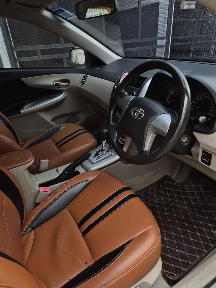 2013 Toyota Corolla Altis X (E140) 3