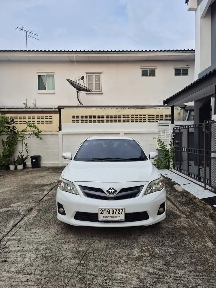 2013 Toyota Corolla Altis X (E140) 2
