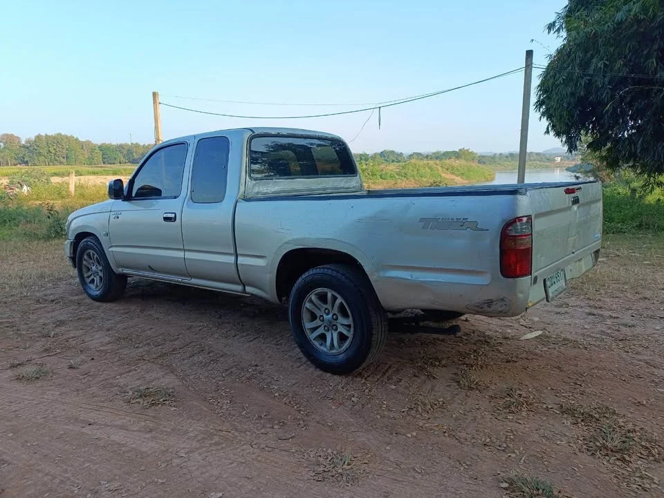 2004 Toyota Hilux Tiger VI 2