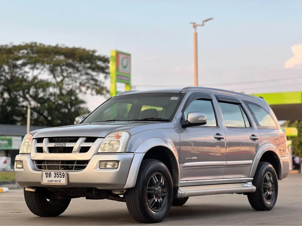 2005 Isuzu MU-7 3