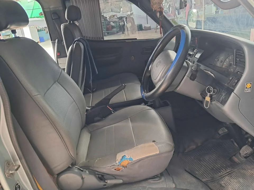 2002 Toyota Commuter IV (H100) 2