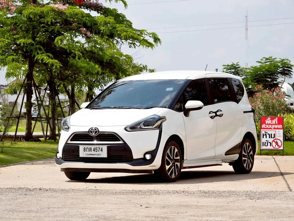 2019 Toyota Sienta II 3