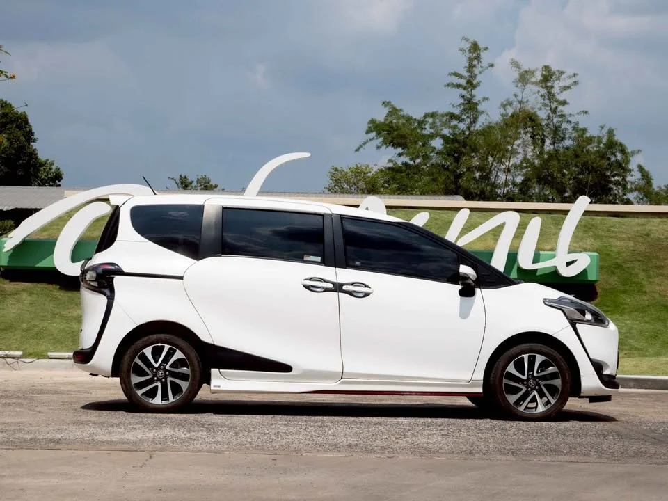 2019 Toyota Sienta II 2