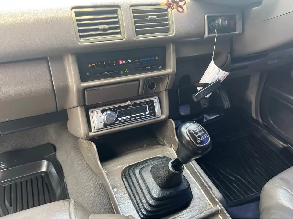 1993 Isuzu TFR III 2
