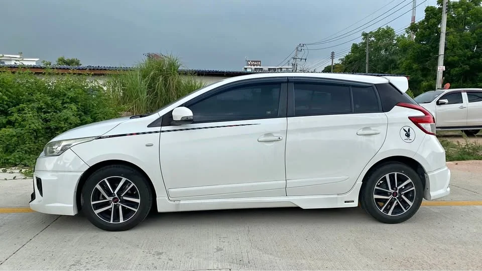 2014 Toyota Yaris III 2