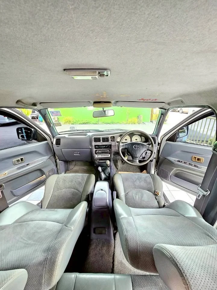 2002 Toyota Hilux Tiger VI 2