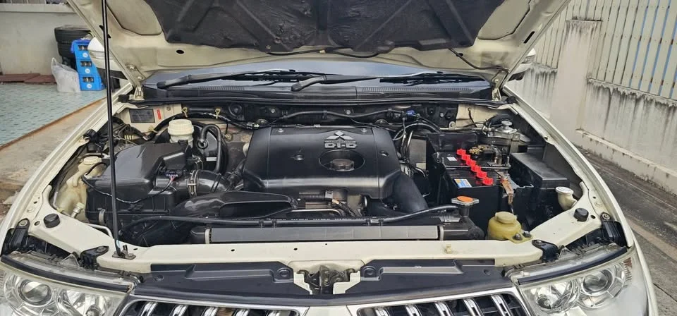 2009 Mitsubishi Pajero Sport II 2