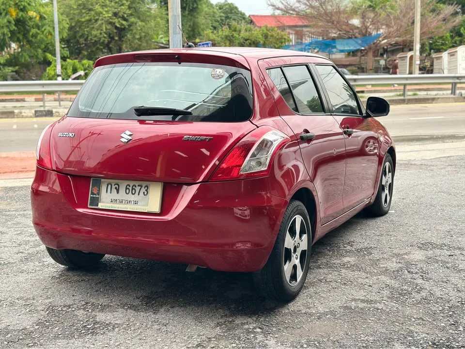2013 Suzuki Swift II 3