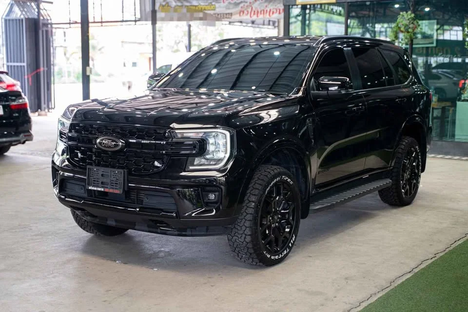 2023 Ford Everest III 2