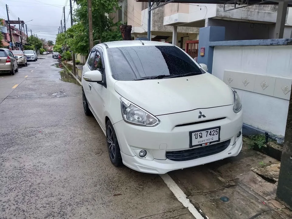 2014 Mitsubishi Mirage VI 2