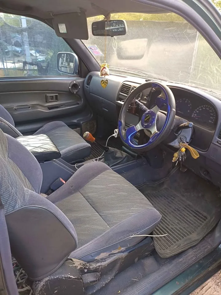 2000 Toyota Hilux Tiger VI 3