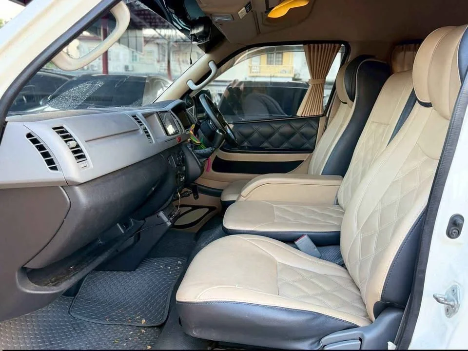 2010 Toyota Commuter V (H200) 2