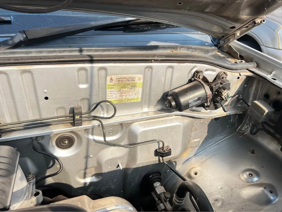 2004 Mazda 2500 Fighter V 2