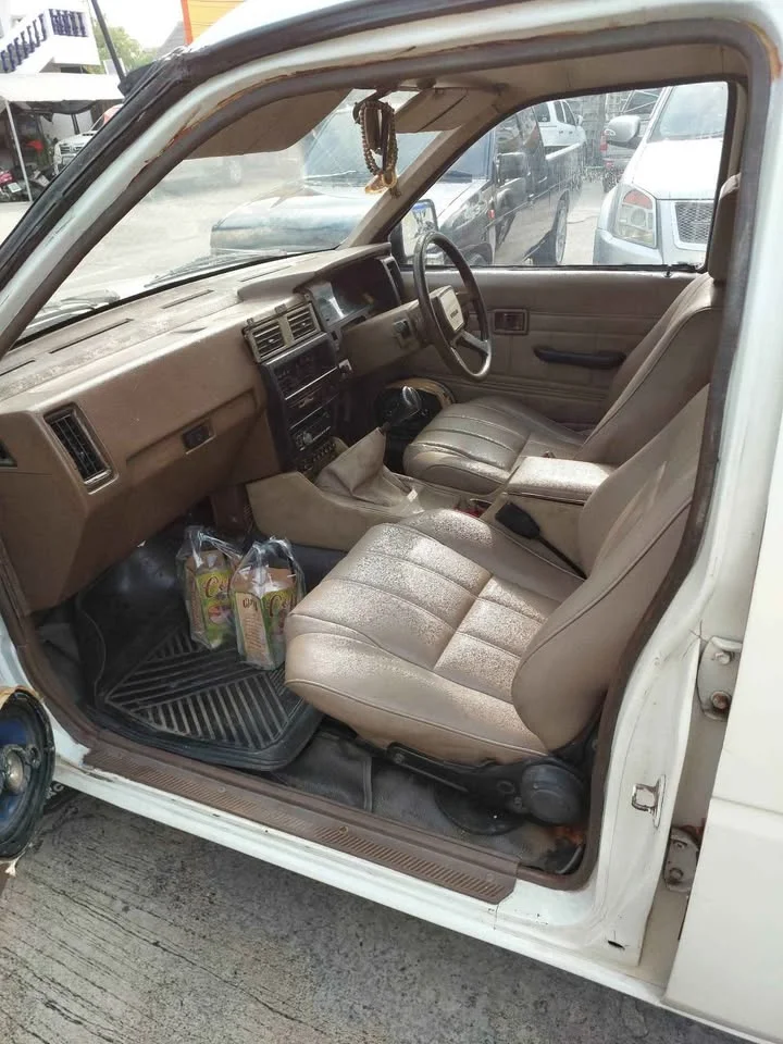 1990 Nissan Big M D21 3