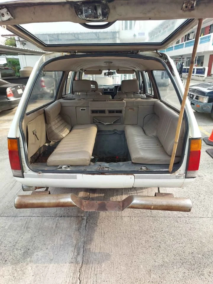 1990 Nissan Big M D21 2