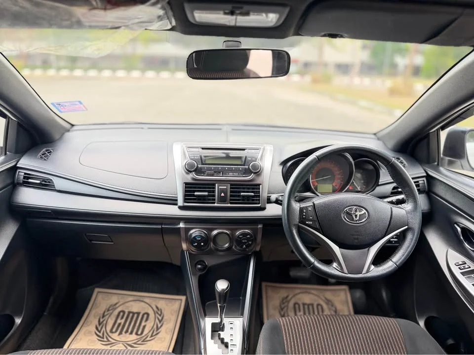2015 Toyota Yaris III 2