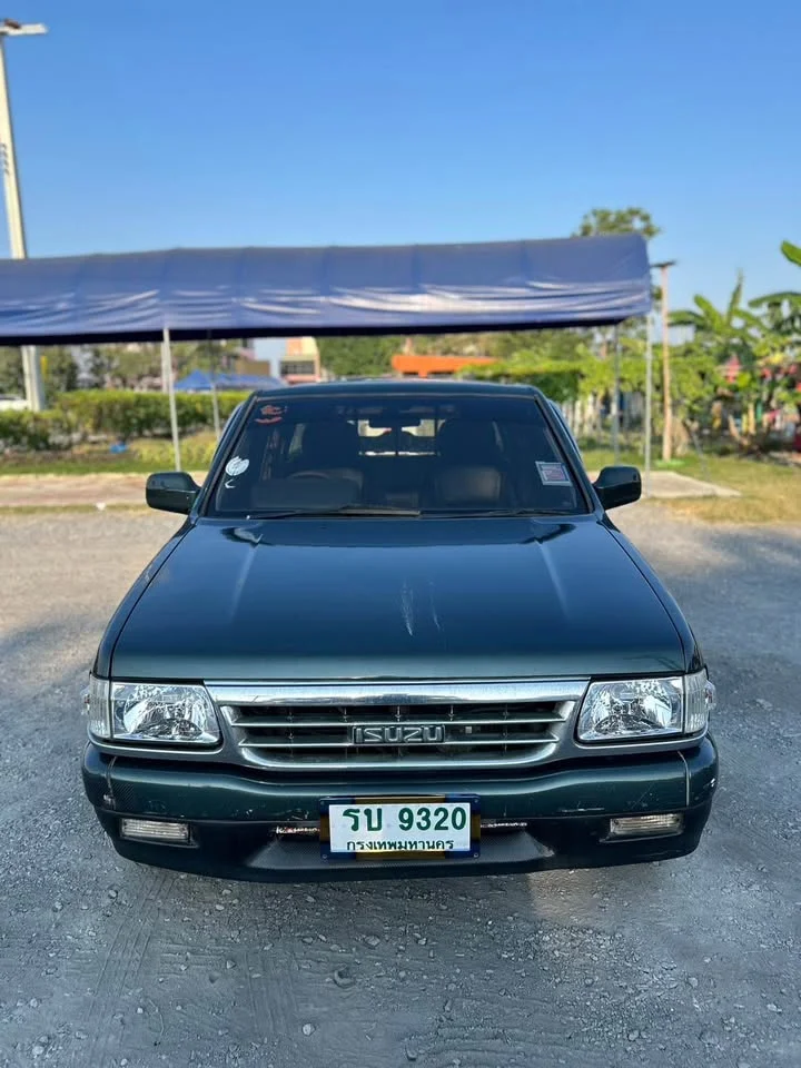 1990 Isuzu TFR III 3