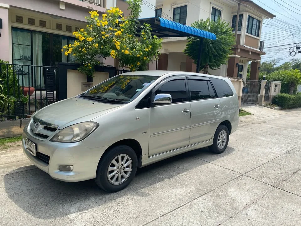 2009 Toyota Innova I 2