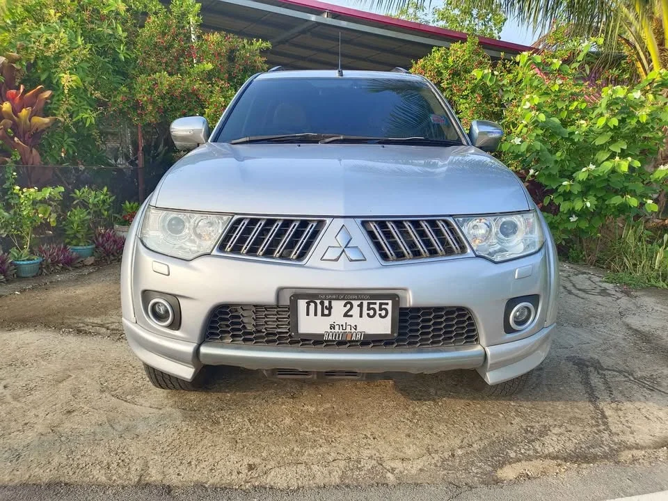 2011 Mitsubishi Pajero Sport II 2
