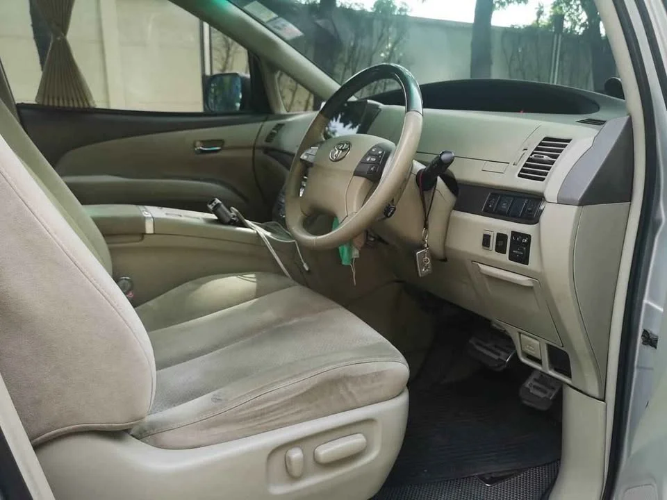 2010 Toyota Estima III 3