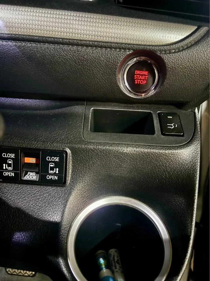 2016 Toyota Sienta II 2