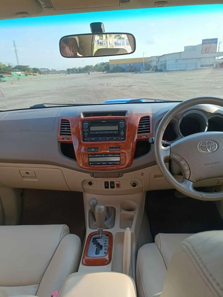 2005 Toyota Fortuner I 2