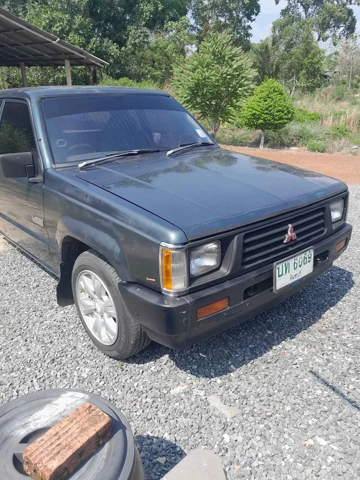 1995 Mitsubishi Triton II 3